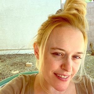 Meet Your Posher Nicole C.! 🥰